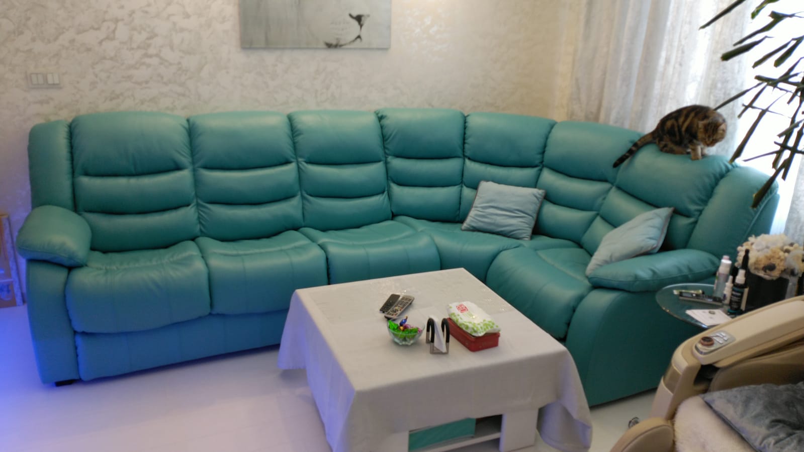 Перетяжка дивана на дому. Выборгская