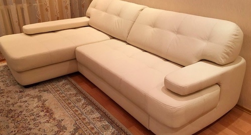 Обивка углового дивана.  Выборгская